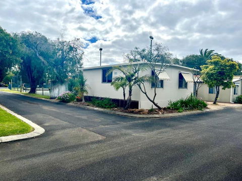 At Busso Cabin 56 - Accommodation Sunshine Coast 1