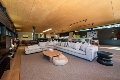 Atlas Retreat - Accommodation Sunshine Coast 2
