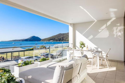 Aura 3 Spectacular Beachside Views - Accommodation Sunshine Coast 0