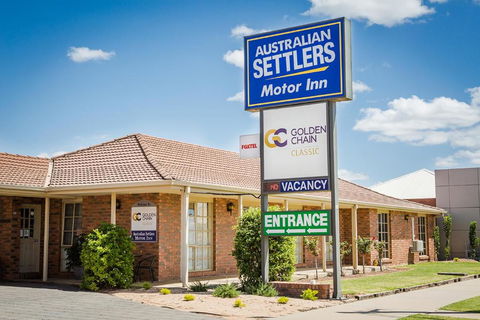 Australian Settlers Motor Inn - Accommodation Sunshine Coast 0
