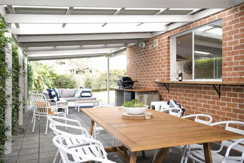 Avenue 36 - Accommodation Sunshine Coast 2