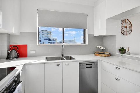 Avilla Court Stunning Views - Accommodation Sunshine Coast 3