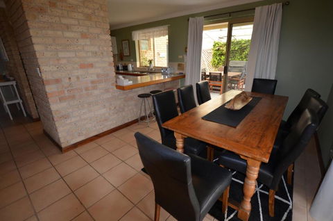 Ayres Rocks - Accommodation Sunshine Coast 1