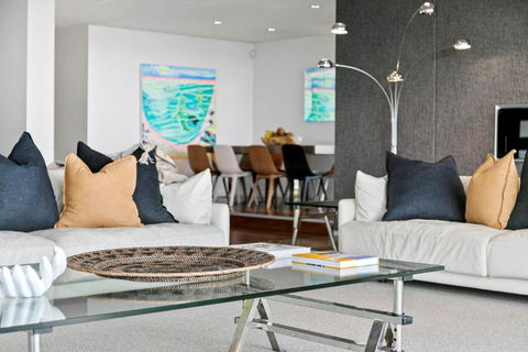 Azure - Accommodation Sunshine Coast 3