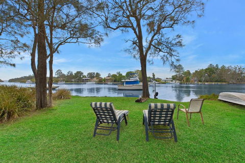 Aqua Adventures Retreat. Waterfront Playground - Accommodation Sunshine Coast 0