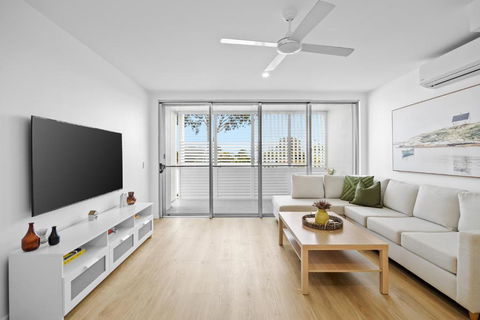 Azure River Side Townhouse - Accommodation Sunshine Coast 2