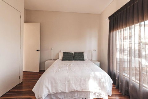 BAY PROPERTIES . The Big Chill - Accommodation Sunshine Coast 4