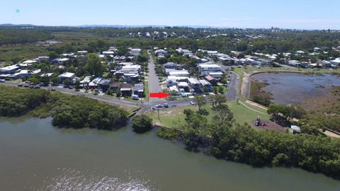 Absolute Waterfront - Accommodation Sunshine Coast 13
