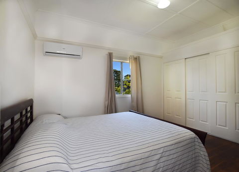 Absolute Waterfront - Accommodation Sunshine Coast 2