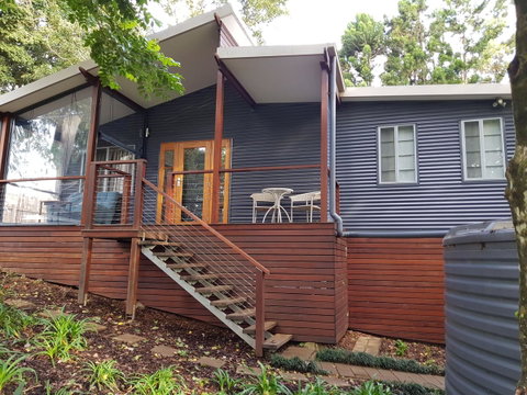 Bee-Haven Cottage - Accommodation Sunshine Coast 3
