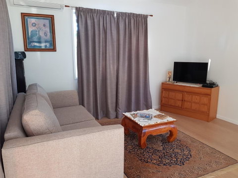 Bee-Haven Cottage - Accommodation Sunshine Coast 5