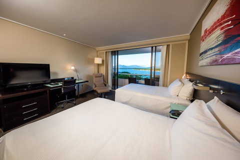 Hilton Cairns - Accommodation Sunshine Coast 6