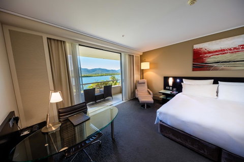 Hilton Cairns - Accommodation Sunshine Coast 3