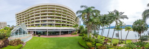 Hilton Cairns - Accommodation Sunshine Coast 18