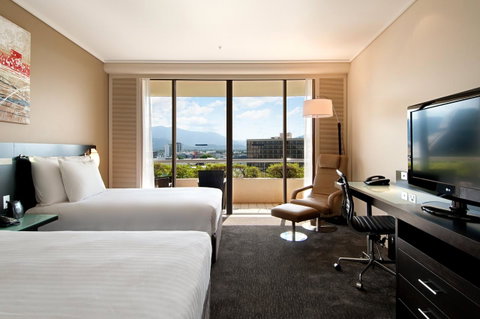 Hilton Cairns - Accommodation Sunshine Coast 33
