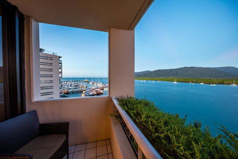 Hilton Cairns - Accommodation Sunshine Coast 30