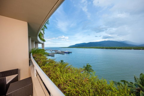 Hilton Cairns - Accommodation Sunshine Coast 5