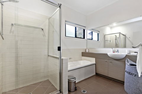 Lotus Retreat - Accommodation Sunshine Coast 1