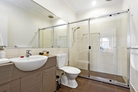 Lotus Retreat - Accommodation Sunshine Coast 3