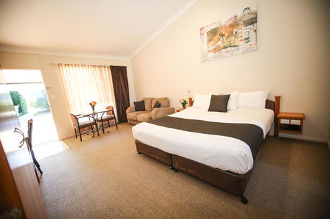 Roma Explorers Inn - Accommodation Sunshine Coast 0