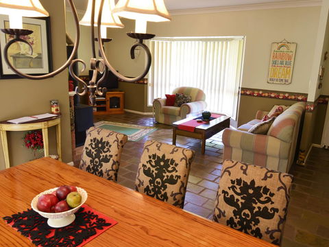 Apple Tree Cottage Montville - Accommodation Sunshine Coast 5