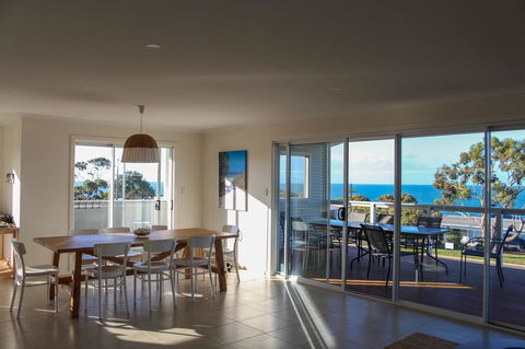 Bayview House - Accommodation Sunshine Coast 3