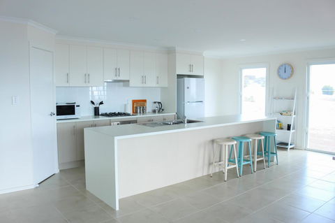 Bayview House - Accommodation Sunshine Coast 2