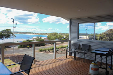 Bayview House - Accommodation Sunshine Coast 12