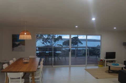 Bayview House - Accommodation Sunshine Coast 4