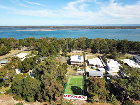 Waterfront At White Patch - Accommodation Sunshine Coast 41