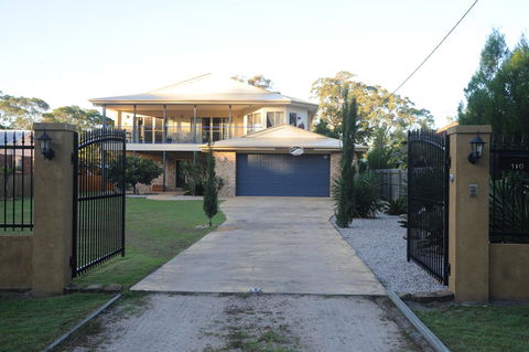 Waterfront At White Patch - Accommodation Sunshine Coast 16