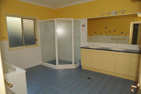 Waterfront At White Patch - Accommodation Sunshine Coast 5