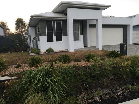 Modern Beach Villa - Accommodation Sunshine Coast 2