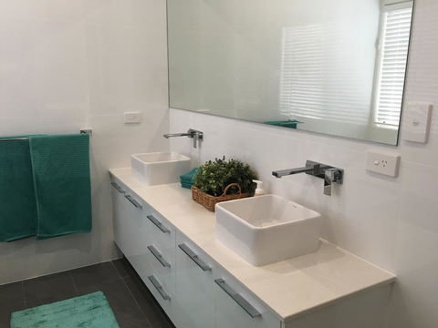 Modern Beach Villa - Accommodation Sunshine Coast 6