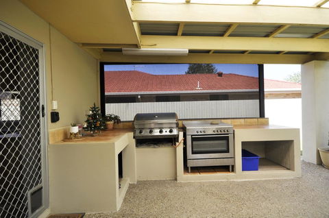 Ocean Wave - Accommodation Sunshine Coast 18