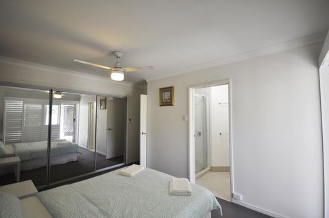 Ocean Wave - Accommodation Sunshine Coast 13