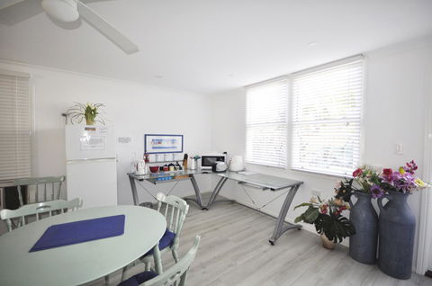 Retro Beach Flat - Accommodation Sunshine Coast 9