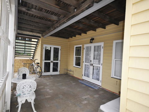 Retro Beach Flat - Accommodation Sunshine Coast 2