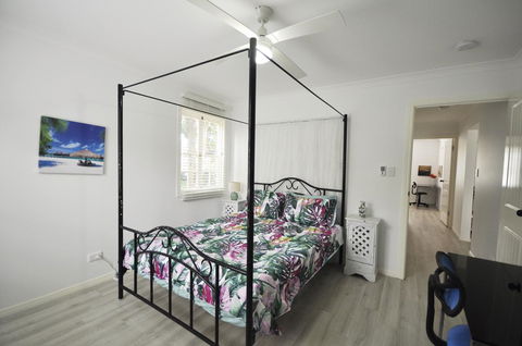Retro Beach Flat - Accommodation Sunshine Coast 8