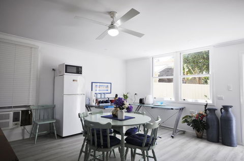 Retro Beach Flat - Accommodation Sunshine Coast 12