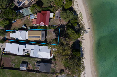 Bribie Beach House - Accommodation Sunshine Coast 2