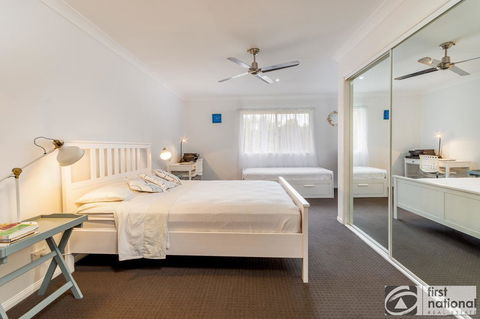 Immaculate Spacious Second Floor Unit Overlooking Pristine Parklands - Accommodation Sunshine Coast 12