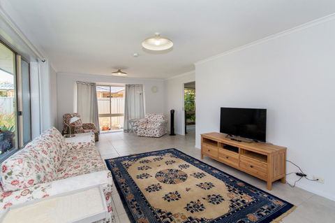 Lowset Home On The Canal - Dolphin Dr, Bongaree - Accommodation Sunshine Coast 12