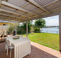 Lowset home on the canal - Dolphin Dr Bongaree - Accommodation Sunshine Coast