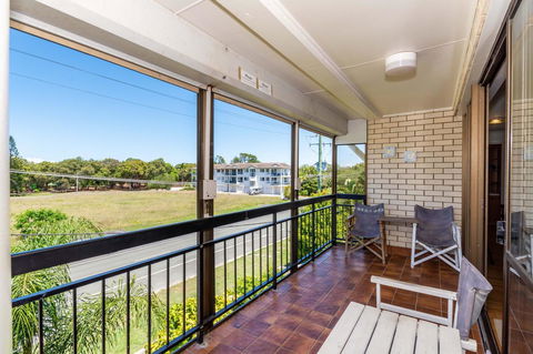 Spacious Unit Overlooking Moreton Bay - Boyd St, Woorim - Accommodation Sunshine Coast 0