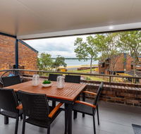 Spacious Family unit with Incredible views. - Accommodation Sunshine Coast