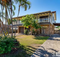 Family Holiday Haven on Boronia 100m to Beach - Accommodation Sunshine Coast