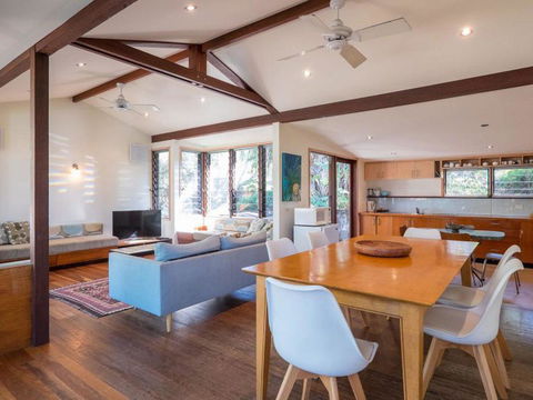 Laguna House - Accommodation Sunshine Coast 0