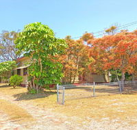 'Daves Place' 27 Rigney St - Holiday house with WIFI Aircon  Boat Parking - Accommodation Sunshine Coast