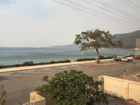 'Mooring Two Upstairs', 23 Shoal Bay Rd - Stunning Views, WIFI, Air Conditioning And Boat Parking - Accommodation Sunshine Coast 2